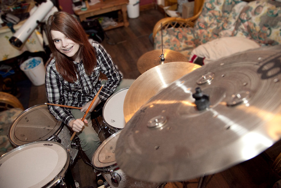 2013-12 Ellie & Drums 005